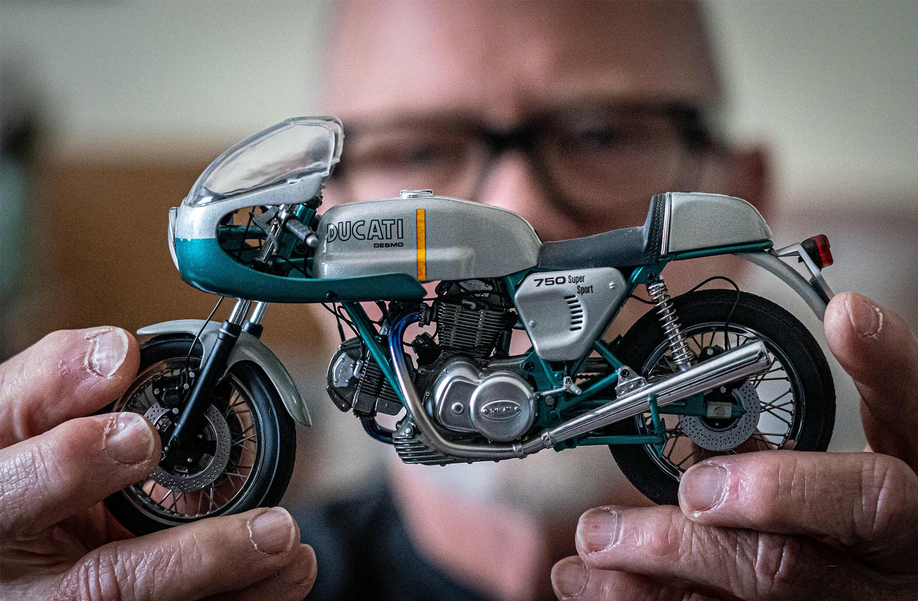 絶版　DUCATI 900 IOM TT ミニチャンプス ドゥカティ 1／12 ミニチャンプス ドゥカティ900 RACE IOM TT 1978 1/12